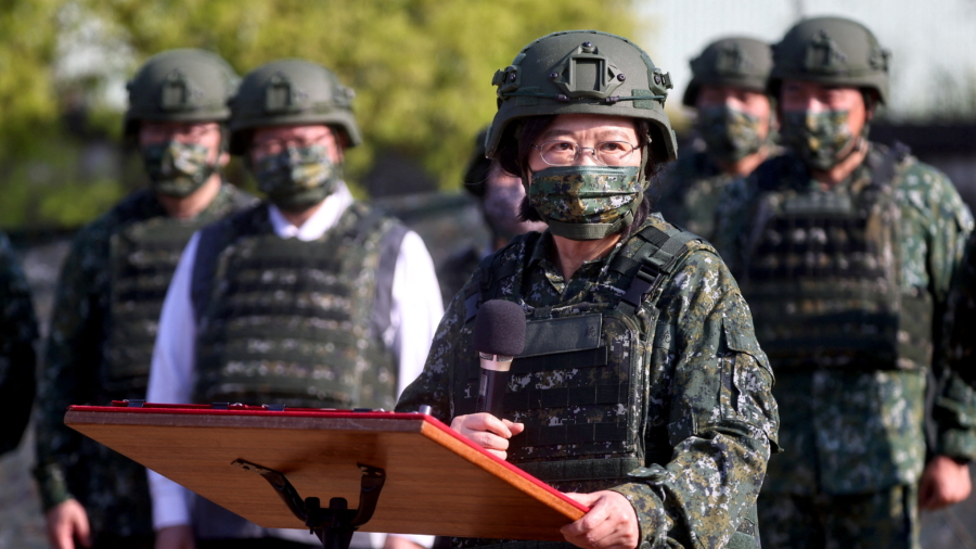 Taiwan Opens Military Reservist Training to Women Amid Communist China’s Provocations