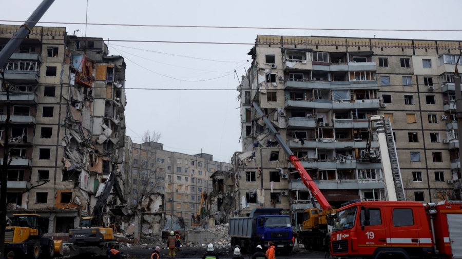 Ukraine Pushes for Tanks as Holdout Germany Says New Minister to Decide