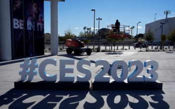 Consumer Electronics Show Opens to the Public