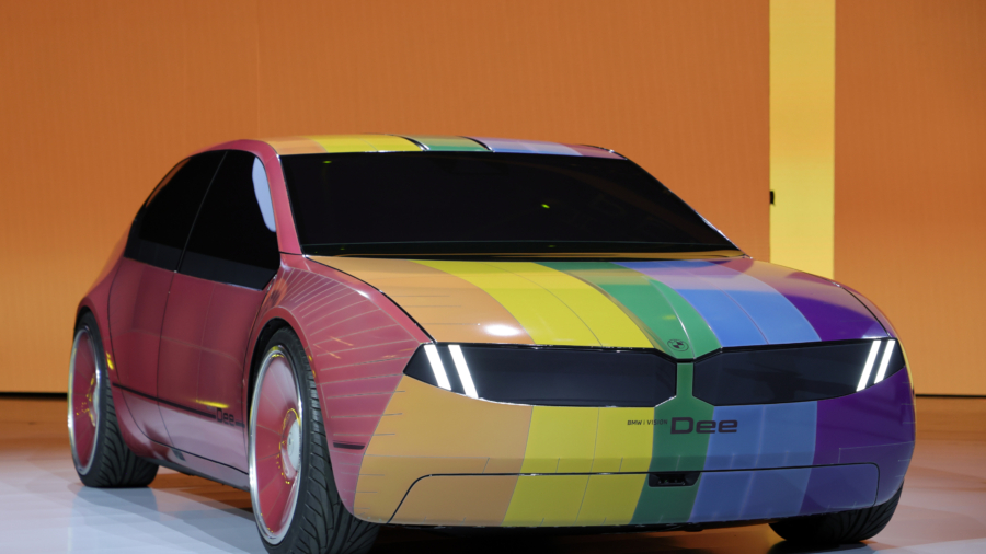 BMW Shows Off New Color-Changing Car at CES