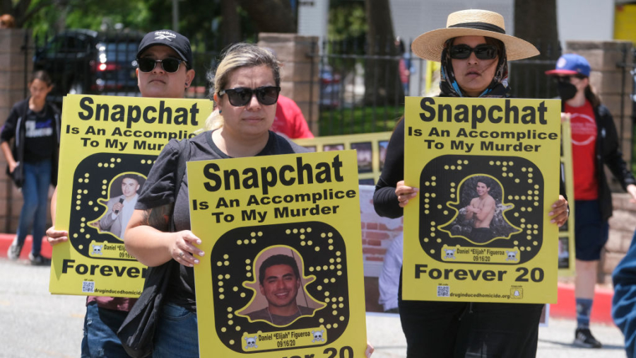 Feds Probe Snapchat, Alleged Fentanyl Deals