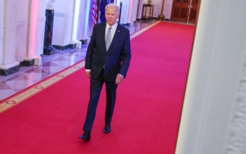 Biden Awards Medals on Jan. 6 to Capitol Police Officers, Poll Workers