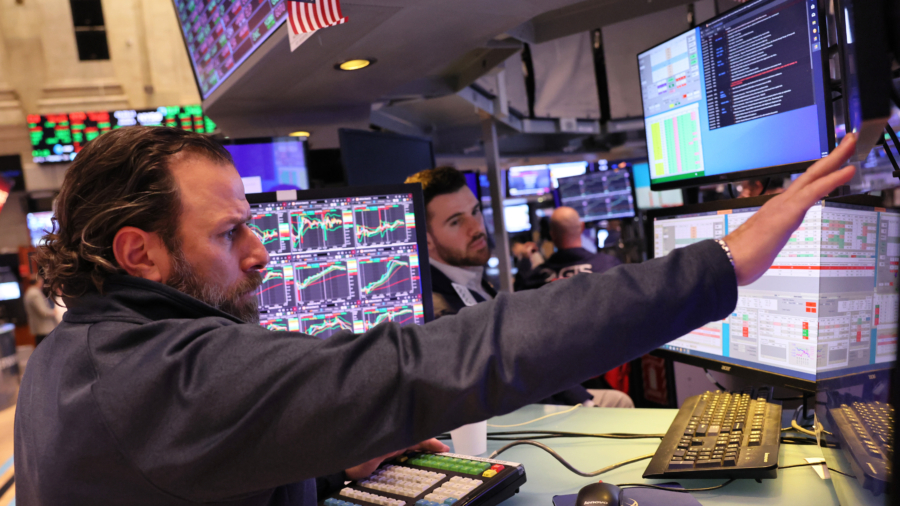 State-Owned Chinese Airlines to Delist From NYSE