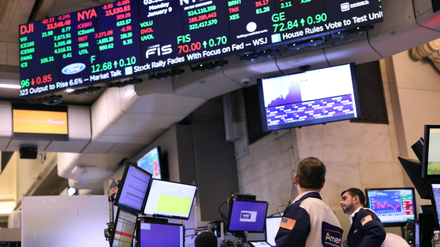 US-Listed Chinese Firms Kick Off New Year Trading