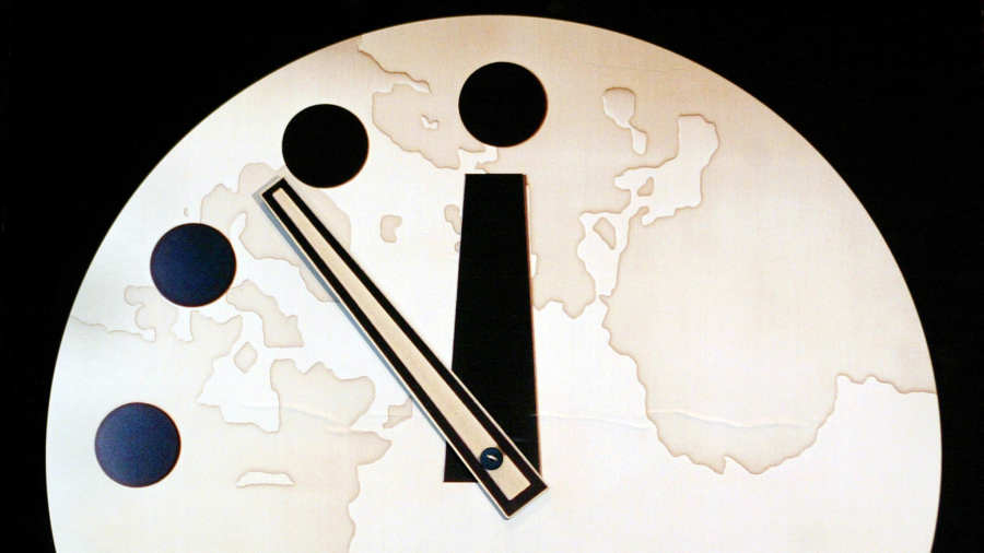 Scientists Demonstrate Latest Movement of Doomsday Clock
