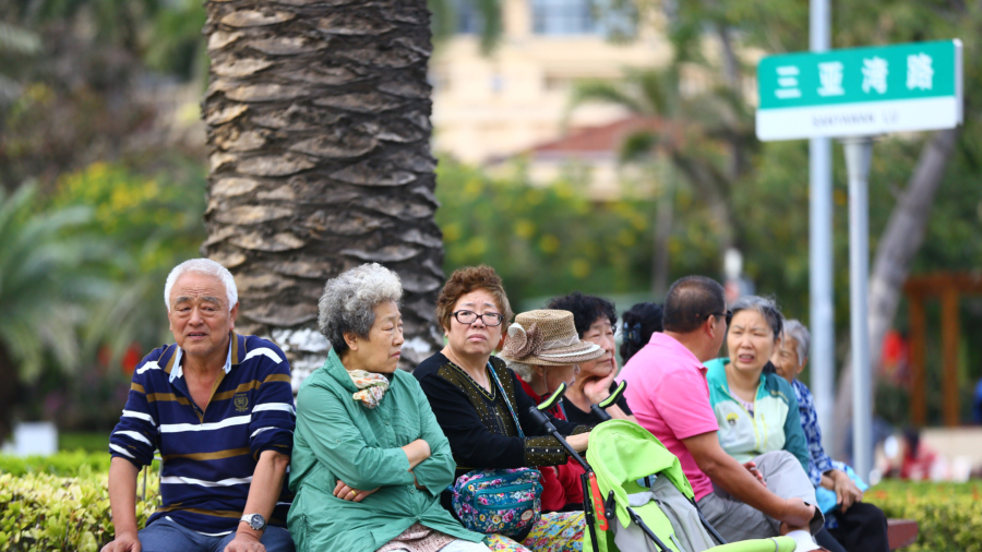 25-Fold Divide in China’s Pension Payments