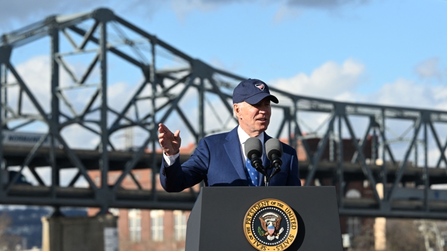 Biden Travels to Kentucky to Speak About His Economic Plan