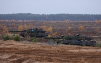 Ukrainian Soldiers Training With German Leopard Tanks