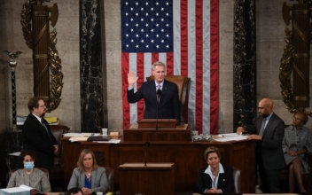 McCarthy, Jeffries Launch 118th Congress With Preview of Intense Partisanship to Come