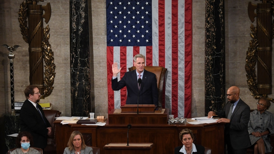 McCarthy, Jeffries Launch 118th Congress With Preview of Intense Partisanship to Come