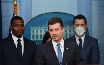 Buttigieg: Feds ‘Not Ruling Out’ Nefarious Activity That Grounded All US Flights