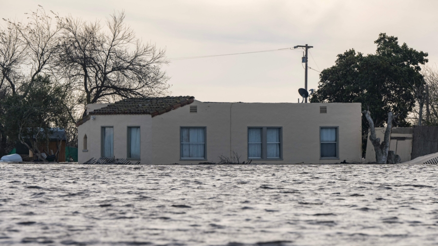 Salinas River Level Threatens More Flooding