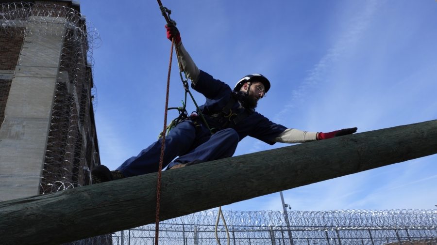 Michigan Program Trains Prisoners to Trim Around Power Lines