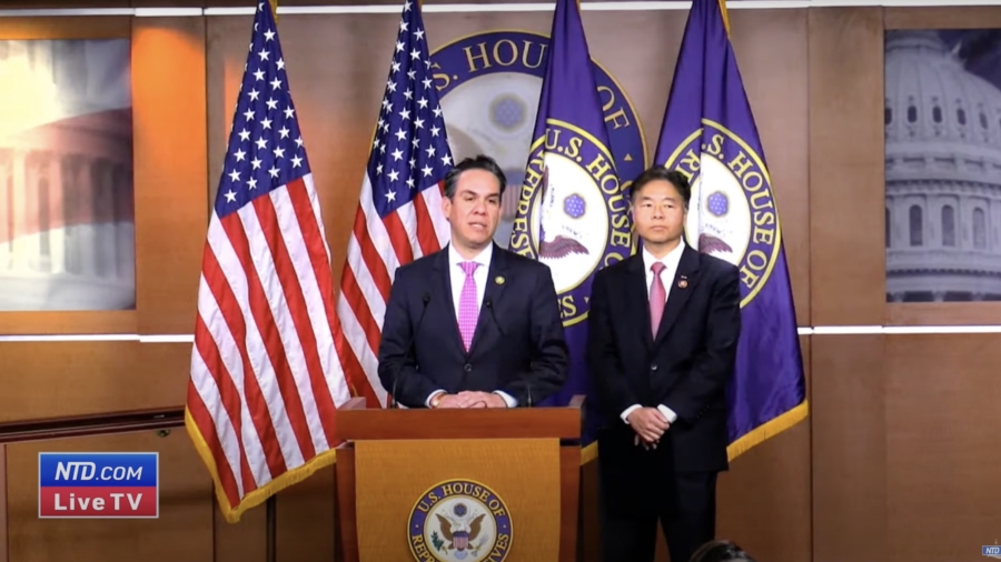 House Democrats Hold Weekly Press Conference (Jan. 31)