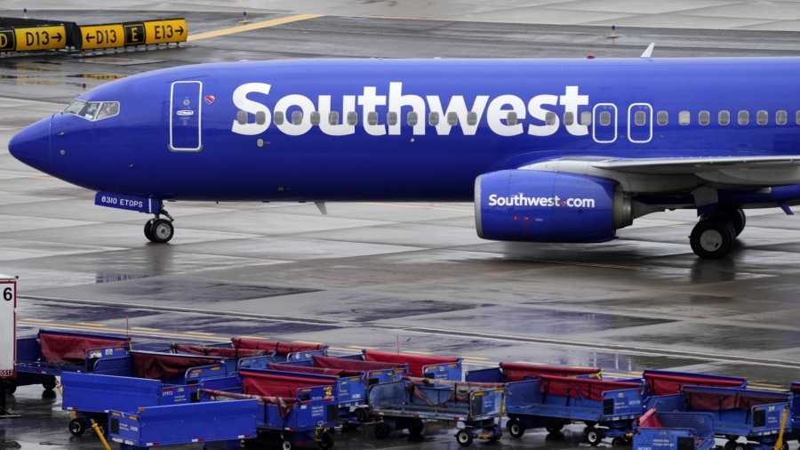 US Investigating December Flight Cancellations at Southwest