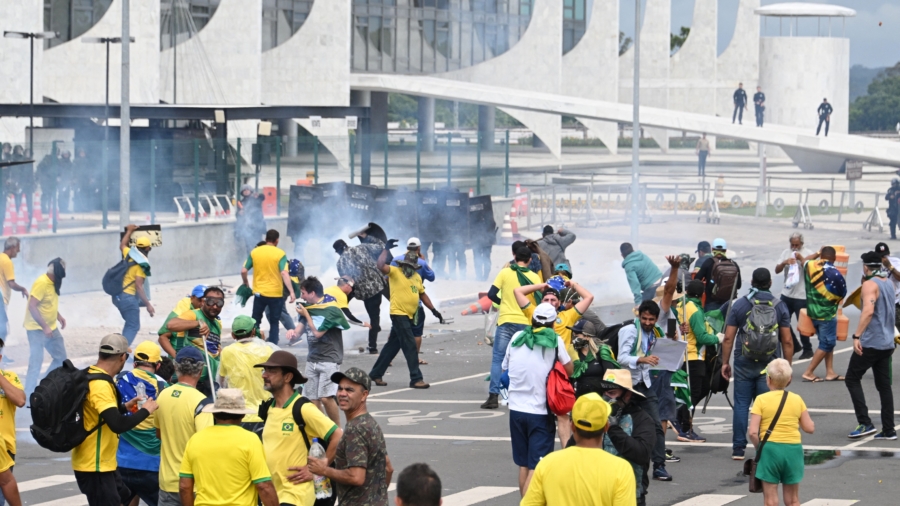 White House Responds After Pro-Bolsonaro Protesters Breach Brazilian Congress