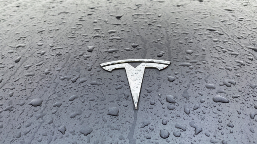 Tesla Plans $3.6 Billion Nevada Expansion to Make Semi Truck, Battery Cells