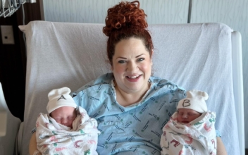 Set of Texas Twins Born in 2 Different Years
