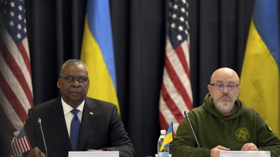 Defense Chiefs Fail to Resolve Dispute on Tanks for Ukraine
