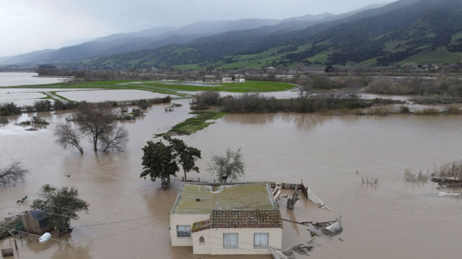 Global Property Insurers See ‘Alarming’ Losses as Risk Models Lag, Report Says