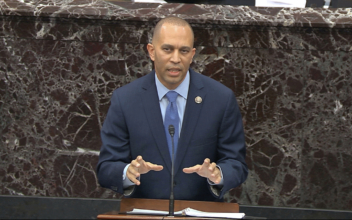 House Democratic Leader Hakeem Jeffries Holds Weekly Press Conference