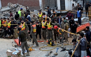 Suicide Bomber Kills 47, Wounds Over 150 at Pakistan Mosque