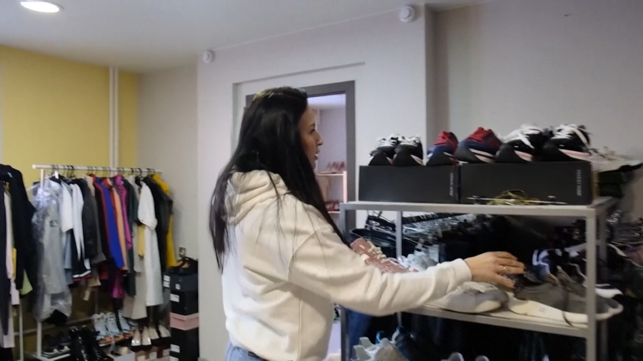 Russian Second-Hand Shops Offer Western Items