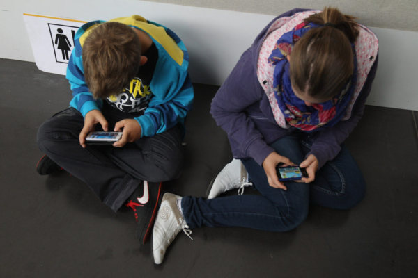 Managing Screen Time for Kids: Pediatrician Shares Insights From His ‘Growing Up Digital’ Study