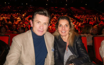 Shen Yun ‘Brings Light to The World’ Says Paris Audience