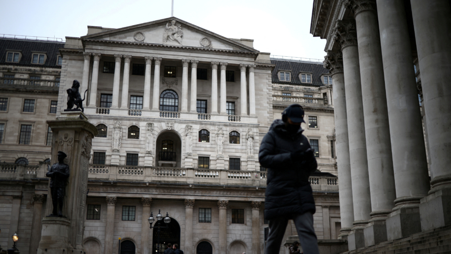 Bank of England Raises Borrowing Costs to 4 Percent, Hints Rates Near Peak