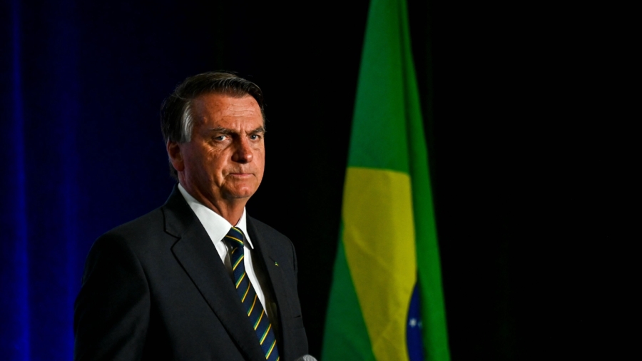 Bolsonaro Mulls Return to Brazil in Coming Weeks
