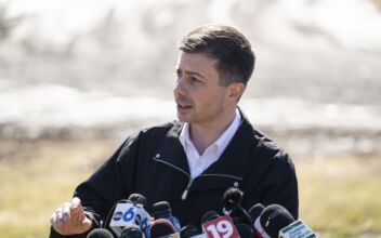 Buttigieg Vows to ‘Raise the Bar’ on Rail Safety in Visit to Ohio Derailment Site, Admits He Took Too Long to Respond