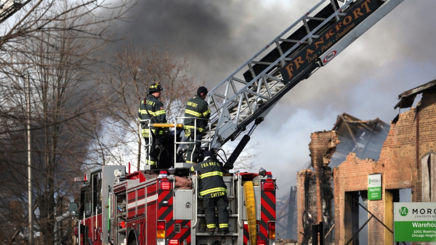 Crews Battling Large Fire at Suburban Chicago Warehouse