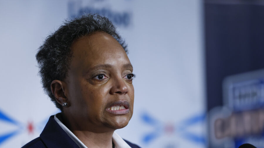Chicago Mayor Tells Texas Governor to Stop Busing Illegal Immigrants to Chicago
