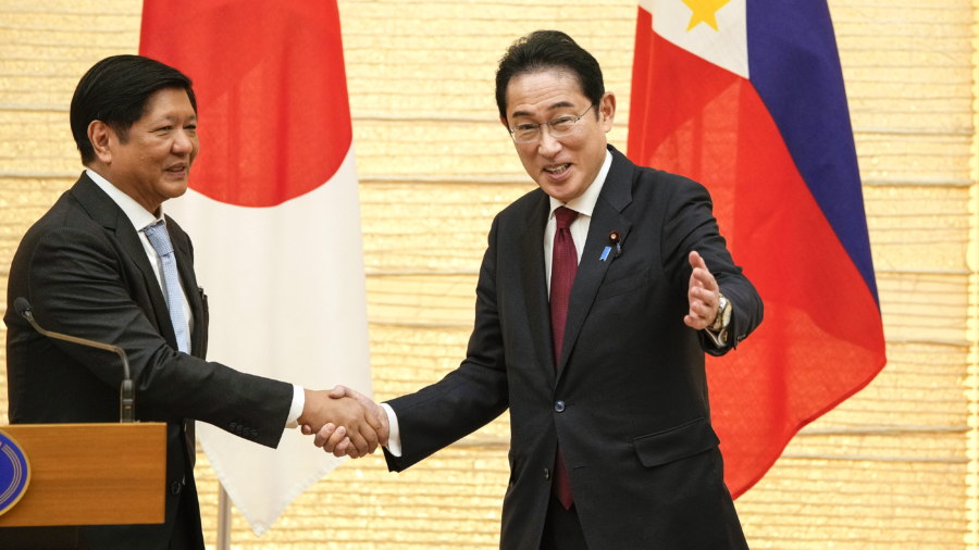 Philippine Leader Visits Japan to Forge Closer Security Ties Amid China Concerns