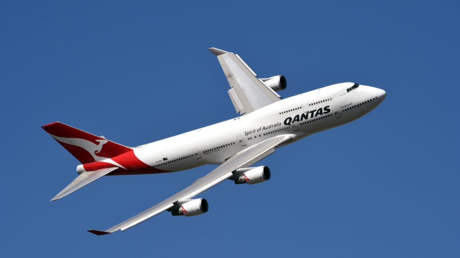 Boeing Associates Watch Final 747 Jet Depart