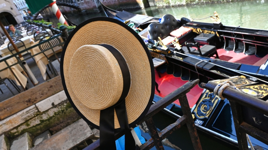 Venetian Shop Makes Traditional Gondolier Hat