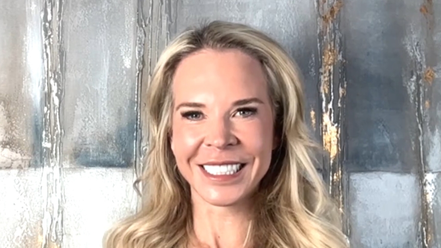 Be Present, Accepting: Extraordinary Mother Mountaineer Shares Experiences Striving for “7 Second Summits” World Record
