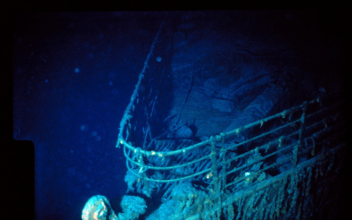 Rare Footage of Titanic Wreckage Shot in 1986 Released