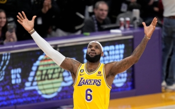 Scoring King: James Passes Abdul-Jabbar for NBA Points Mark