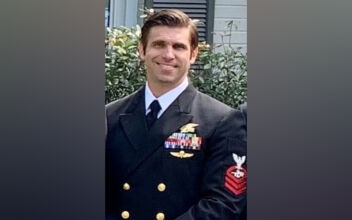 Navy SEAL Dies in Free-Fall Parachute Training Accident