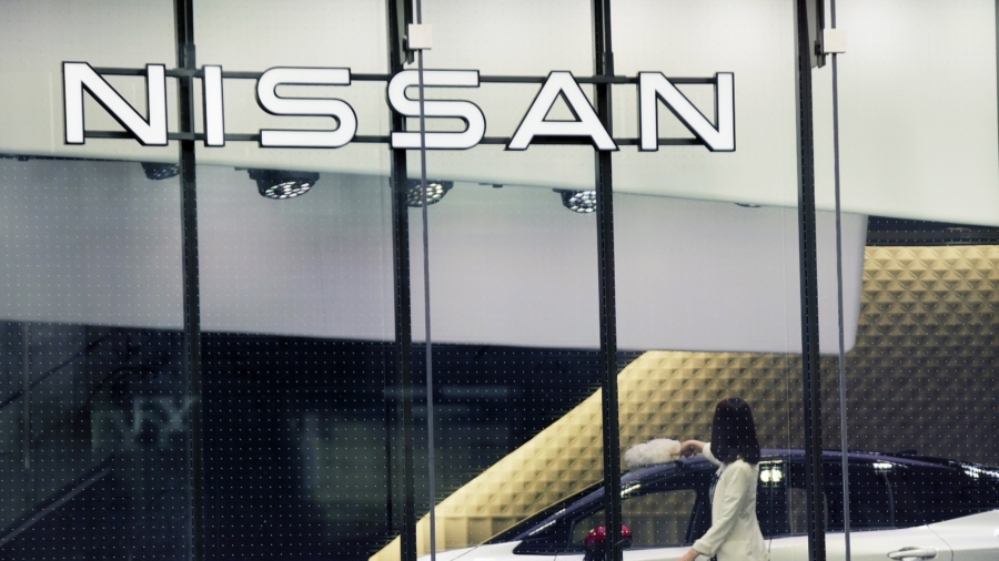 Nissan Recall: Air Bag Can Knock Steering Wheel Emblem Loose