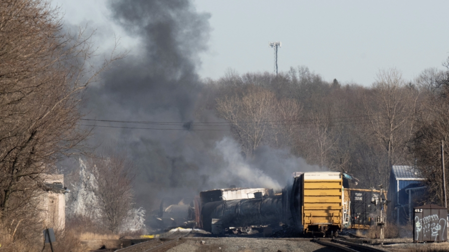 Officials: Thousands of Dead Fish Reported Around Ohio Derailment Site