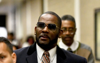 US Prosecutors Ask for 25 More Years in Prison for R. Kelly