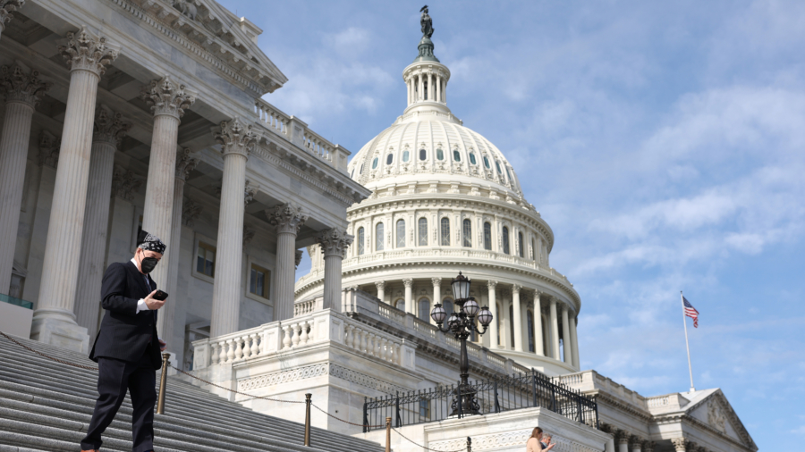 Over 100 Democrats Join Republicans in Passing Resolution Condemning Socialism