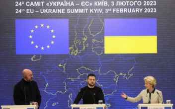 EU Prepares More Russia Sanctions; Kremlin Readies Offensive