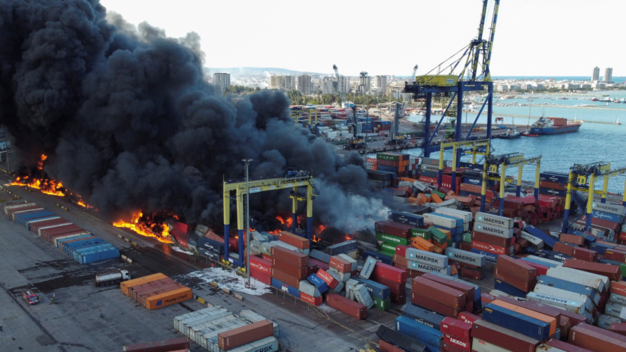 Shipping Containers Ablaze at Turkey’s Iskenderun Port, Operations Halted