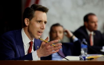 ‘Very Disturbing Possibility’ US Manufacturing Helped Build Chinese Spy Balloon, Sen. Hawley Says