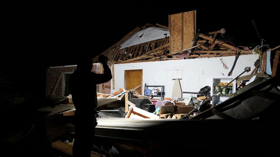 Oklahoma Twisters Injure 12, Leave Thousands Without Power