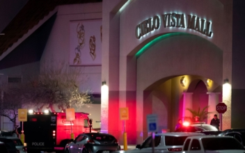 1 Dead, 3 Injured in Shooting at El Paso Mall